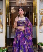 A statement stitched in florals - Image 6